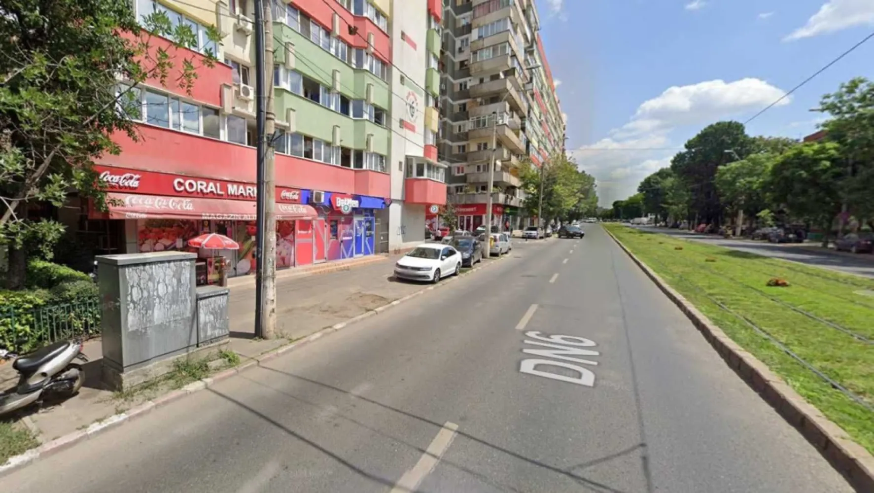 Vanzare Spatiu Comercial - Soseaua Alexandriei - Spatiu Comercial de Vanzare Soseaua Alexandriei - pozitie pe bulevard Vizibilitate sporita. si zona cu vad comercial. Zona cu densitate de blocuri P+10 foarte ridicata. Suprafata Utila: 40 mp. Vintra: 7,5 ml. Stare interior - foarte buna - recent renovat Pret: 165.000 Euro, TVA 0, negociabil. Oferta apartine agentiei de consultanta imobiliara SEVIA GTC.