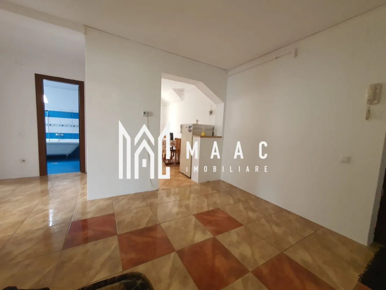 Black Friday Apartament 2 camere | 48 mp | Strand II | - 🔥 BLACK FRIDAY - Profită de cea mai bună perioadă din an pentru a deveni proprietar! Reducere de 1.900 euro - Preț vechi - 79.900 euro Preț promoțional - 78.000 euro MAAC Imobiliare vă propune spre vânzare un apartament luminos cu 2 camere, având o suprafață utilă de 48 mp, situat la etajul 4 al unui imobil bine întreținut. Caracteristici principale: Hol generos(poate fi folosit ca living) Living luminos(folosit ca dormitor) Dormitor Bucătărie separată Baie complet dotată Apartamentul se vinde mobilat și utilat Pod pe toată suprafața apartamentului, cu posibilitate de mansardare – ideal pentru extindere Localizare: Ștrand II – zonă accesibilă, liniștită, aproape de magazine, școli, grădinițe, mijloace de transport și alte puncte de interes. 📞 Contactează echipa MAAC Imobiliare pentru mai multe detalii sau pentru a programa o vizionare, menționează CP2778740! }}