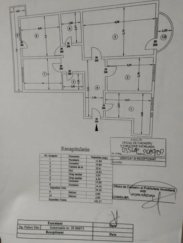 brasadas.com vinde ap. cu 4 camere DECOMANDATE Păcurari. - Agenția BRASADAS vinde apartament cu patru camere DECOMANDATE, vis a vis de Kaufland la etajul 1/6, cu orientare dubla pe bulevardul Păcurari, cu uprafata utila de 103,4 mp. Apartamentul a fost construit in 1988si este situat la bulevardul principal. Se pretează excelent pentru profesii liberale, cabinet de avocatură, cabinete medicale, cabinet de psihologie. Apartamentul este prevăzut cu 2 balcoane închise cu termopan,boxe,2 bai(1 cu dus și 1 cu cada). Apartamentul este renovat total în 2020, de la placa, pereți, instalație electrică totala, instalațiile sanitare, țevile de trecere de la gheu (bucătărie și băi) sunt înlocuite în totalitate. Apartamentul se vinde complet mobilat și utilat în 2020 -2021. Dotările apartamentului sunt: -gresia, faianța, granit în hol, ușilede înaltă calitate. -instalatii sanitare Grohe. -mobilier Mobexpert,Ambianta,saltelele pentru paturi din Italia. -iluminatul casei este cu led ,cu telecomanda . -apartamentul este dotat cu 4 bucăți aer condiționat cu wireless Tesla și Beko. -sticla securizata la cabina de dus,executată pe comanda. -mobilierul din bucătărie ,hol,dresing este executat pe comanda. -tamplariile la geamuri și balcoane sunt termopan. -suprafata 103.27 m -centrala termica în garanție,in condensare, Ariston One CondensingTECH Compartimentarea: 1 hol foarte generos 1 bucătărie mare având 11,04 m 1 debara mare având rafturi executate pe comanda. 3 Dormitoare 1 Living 2 boxe 2 balcoane închise. Pentru mai multe oferte accesați www.brasadas.com