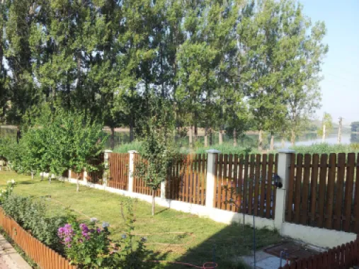 Vand/Inchiriez Casa 460mp+teren 1090mp Lac Ezareni - 1250euro/mp