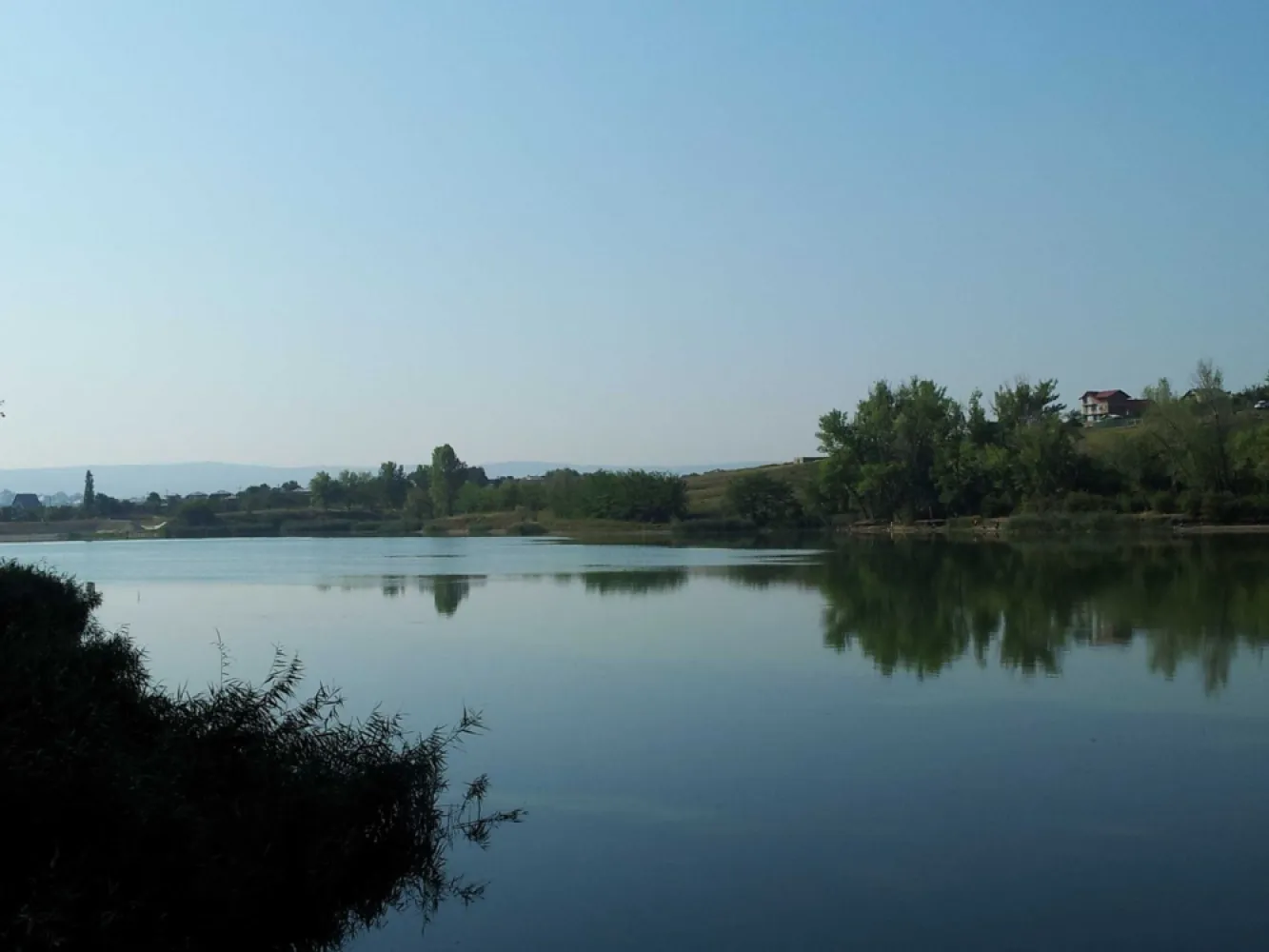 Vand/Inchiriez Casa 460mp+teren 1090mp Lac Ezareni - 1250euro/mp