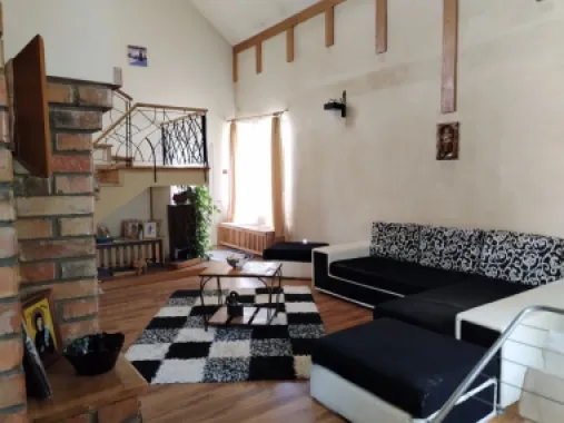 Persoană fizică vănd casă cu etaj strada.Moara de Vănt