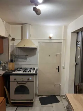 De vanzare casa trei camere