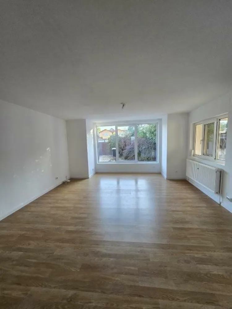 Casa individuala sector 5, strada dantelei, 500 m2 curte