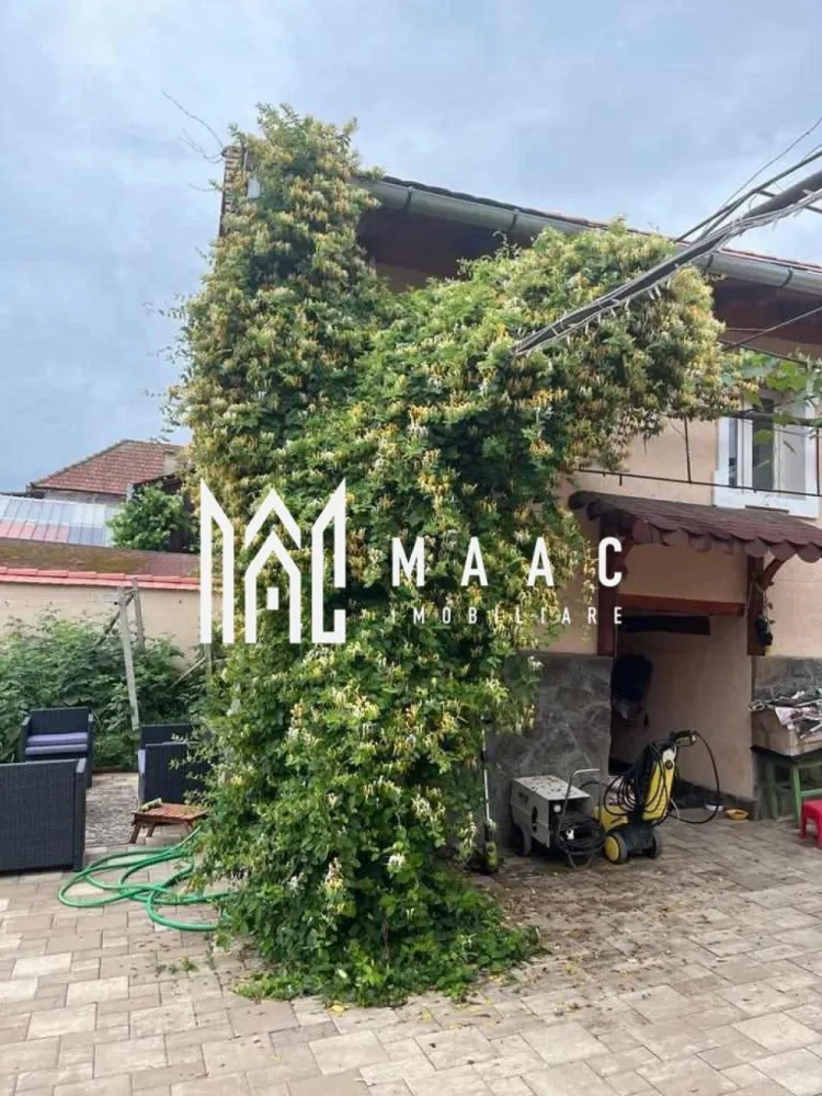 Black Friday Casa 2 corpuri individuale| 30 km de Sibiu | Teren 1500 mp - 🔥 BLACK FRIDAY - Profită de cea mai bună perioadă din an pentru a deveni proprietar! Reducere de 39.000 euro - Preț vechi - 179.000 euro Preț promoțional - 140.000 euro MAAC Imobiliare va propune spre vânzare o proprietate deosebită, situată într-un sat liniștit, la doar 30 km de Sibiu, spre Mediaș. Ideală pentru o familie extinsă sau pentru cei care doresc să îmbine viața la țară cu confortul modern, proprietatea include două case individuale de tip săsesc, complet renovate cu materiale premium. Facilități în sat: Școli primare și gimnaziale Cabinete medicale și stomatologice Magazine alimentare, agricole, de construcții și benzinărie Acces la mijloace de transport: autobuz și tren Utilități și dotări: Suprafață teren: 1500 mp (jumătate teren construibil, jumătate teren agricol) Gaz metan Alimentare cu apă contorizată Tablou electric modern, conform standardelor europene Contract salubritate cu triaj selectiv Internet prin fibră optică DIGI Poartă și portiță cu acces electric + telecomandă și interfon video Sistem de supraveghere video, accesibil prin aplicație mobilă Curte de 210 mp, pavată premium (Elis), sistem de iluminat integrat in pavele, cu brasero(șemineu deschis) pentru seri de relaxare Descrierea proprietății: Casa mică: Bucătărie mobilată și utilată Dormitor Baie modernă cu duș tip italian Casa mare: Parter: Hol de acces Baie de serviciu Bucătărie modernă la comandă, dotată cu electrocasnice premium, noi, în garanție Living generos, cu posibilitate de instalare șemineu Mansarda: Cameră spațioasă de 40 mp, cu baie proprie, ferestre Velux și iluminare cu senzori de mișcare Alte anexe: Beci tip cramă (40 mp), uscat și răcoros Șură mare (90 mp), situată pe teren construibil, ideală pentru transformare în pensiune sau afacere Teren agricol fertil, cu plantație de zmeură, nuc tânăr, vișini, pruni, soc, liliac și mâna Maicii Domnului Această proprietate reprezintă o oportunitate excelentă pentru cei care își doresc un stil de viață liniștit, aproape de natură, fără a renunța la confortul urban. Pentru mai multe detalii sau pentru a programa o vizionare, va rugam specificați telefonic: CP2778731! }}