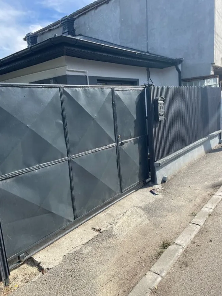 Casă la curte Proprietar vizavi de Carrefour Alexandriei Ildl etc