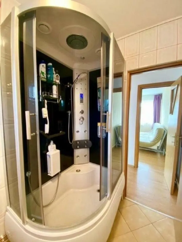 Vila luminoasa Crangasi/ Giulesti, 245 MP construiti, utilitati, 340000 EUR