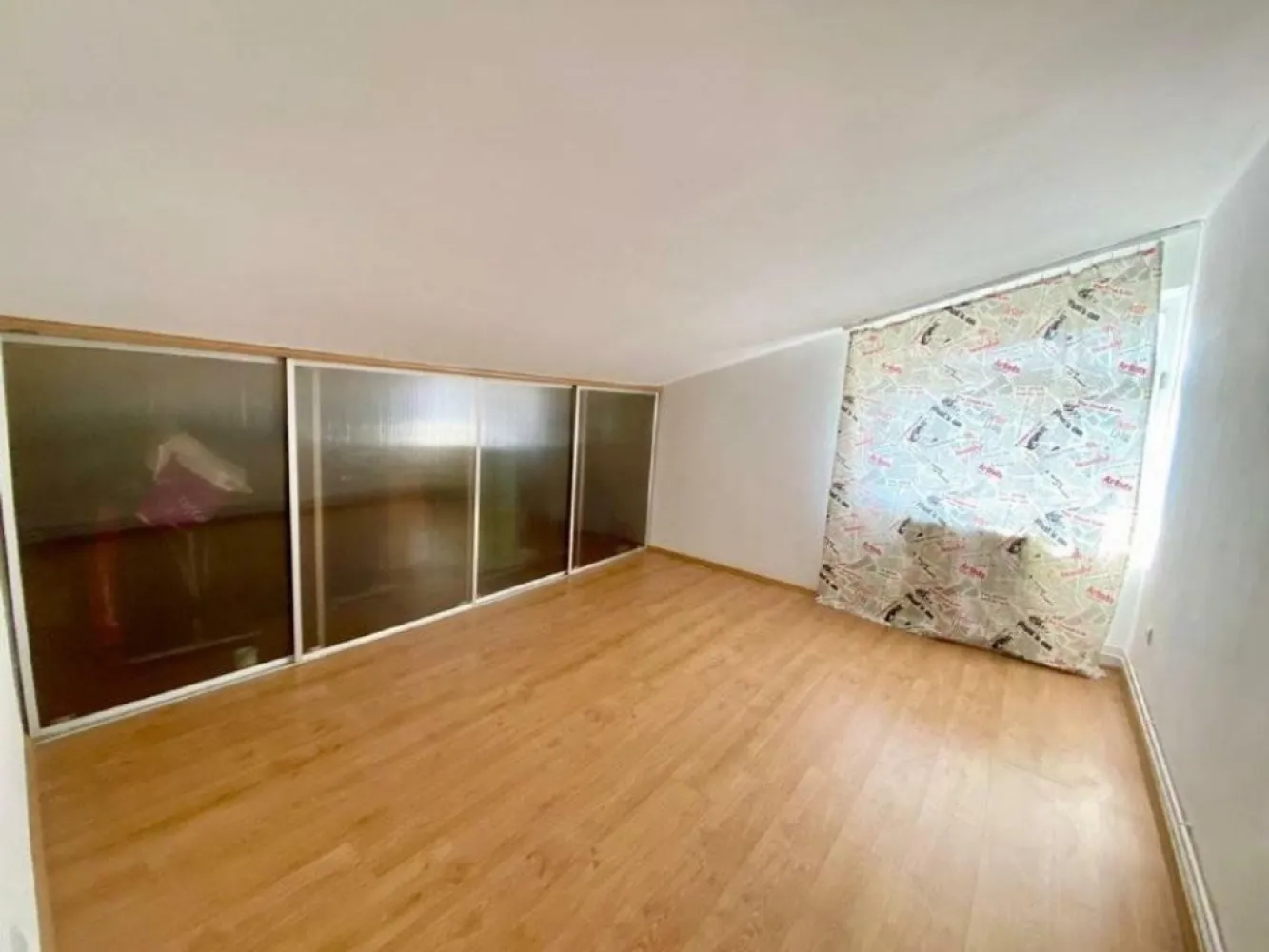 Vila luminoasa Crangasi/ Giulesti, 245 MP construiti, utilitati, 340000 EUR