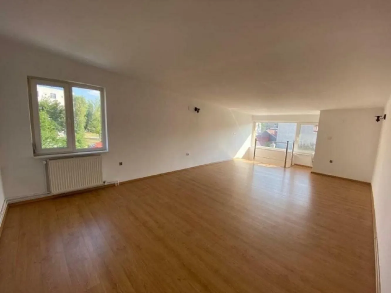 Vila luminoasa Crangasi/ Giulesti, 245 MP construiti, utilitati, 340000 EUR