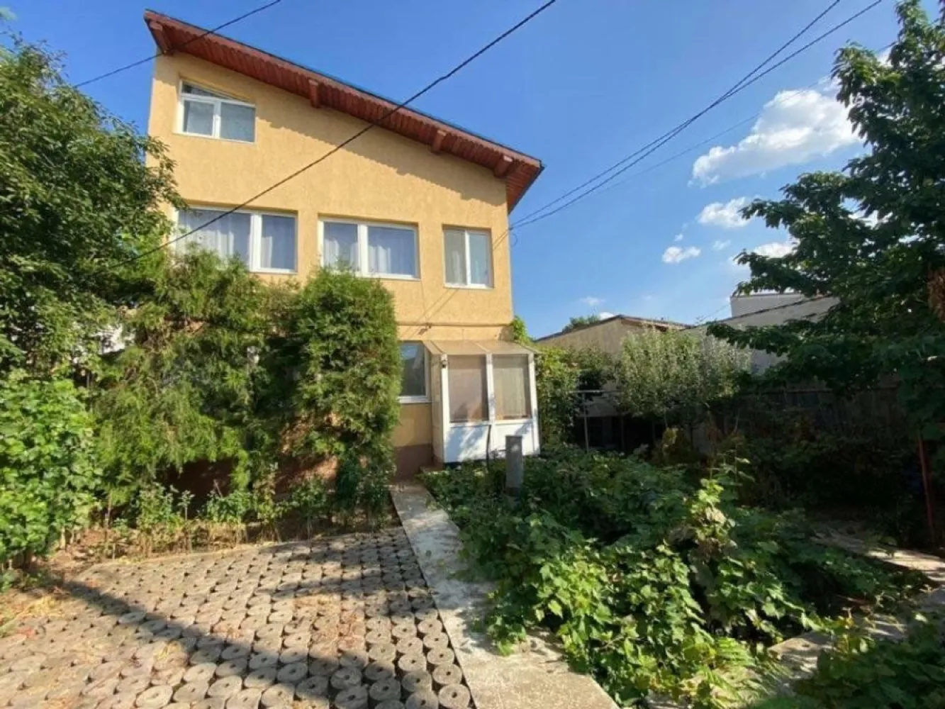 Vila luminoasa Crangasi/ Giulesti, 245 MP construiti, utilitati, 340000 EUR