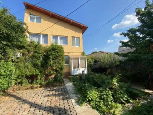 Vila luminoasa Crangasi/ Giulesti, 245 MP construiti, utilitati, 340000 EUR