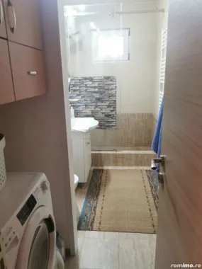 Proprietar , vand apartament , 4 camere cu centrala termica , boxa si loc parcare adp