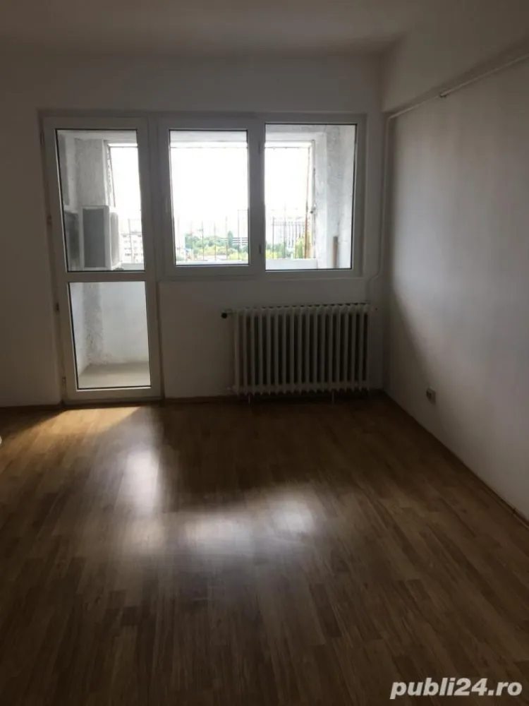 Apartament 4 camere, la 2 minute de Mega Mall, pret 99000 , particular - Apartament 4 camere, liber, decomandat, doua balcoane, doua grupuri sanitare, termopane, parchet, gresie, faianta, aer conditionat, an constructie 1978, langa Mega Mall, etaj 11, acte la zi, particular