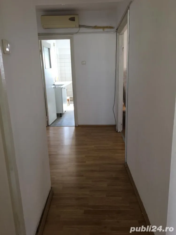Apartament 4 camere, la 2 minute de Mega Mall, pret 99000 , particular - Apartament 4 camere, liber, decomandat, doua balcoane, doua grupuri sanitare, termopane, parchet, gresie, faianta, aer conditionat, an constructie 1978, langa Mega Mall, etaj 11, acte la zi, particular