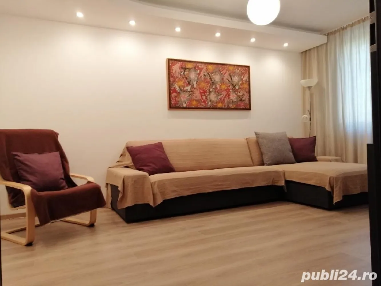 Apartament 4 camere decomandat Pacii-Gorjului-Apusului-Uverturii, COMPLEX COMERCIAL APUSULUI - ATENTIE!!! comision 0% DIRECT PROPRIETAR NU DORESC COLABORARE CU AGENTII IMOBILIARE! VA ROG NU INSISTATI. Apartament cu 4 camere decomandat, confort 1, clasa energetica A. Situat pe strada Apusului, in zona Complexului Comercial Apusului, amenajat premium, intr-o zona excelenta, sigura si cunoscuta Pacii-Gorjului-Apusului-Uverturii, aproape de orice punct de interes, transport in comun, zone comerciale, supermarketuri, mall-uri, piete, parcuri, scoli, gradinite si cresa etc. Transportul in comun nu ar trebui sa mai fie o grija, toate legaturile sunt la indemana Metrou Piata Gorjului 8-10 min. Metrou Pacii 12-15 min STB linia 336,178,106 1-2 min Complex comercial Apusului Autogara Militari 12 min Scolii, gradinite si cresa: Scoala "Regina Maria" (fosta gen.198) 100-150 metri, Scoala Constantin Brâncusi (fosta gen. 174) 100-150metri, Scoala "Sfânta Treime" (fosta 160) distanta100-150 metri. Gradinita "Dumbrava Minunilor" in incinta scolii Regina Maria 100-150 metri, Cresa Militari "Harap Alb" la100-150 metri, Policlinica Apusului 100 metri. Acest apartament ofera multa lumina, caldura, confort, liniste, siguranta, spatiu, intimitate, spatiu verde si tot ce iti doresti. Apartamentul de 4 camere decomandat 80mp se afla la etajul 3 din 4. -bucatarie - 7.70mp -living - 18mp -camera - 13.00mp -camera - 11mp -camera - 10mp 2 apartamente pe palier, 10 apartamente pe scara, vedere mixta, mult spatiu verde, boxa spatioasa la subsolul blocului si nu in ultimul rand, parcare ADP in fata blocului, CATV+INTERNET (wifi) Blocul beneficieaza de interfon si camere video la fiecare scara. Apartamentul este izolat termic (10cm clasa energetica A), proaspat renovat si amenajat premium, se vinde complet mobilat si utilat. ATENTIE! Intretinerea este foarte mica. Apartamentul dispune de 4 camere decomandat, suprafata utila 80mp, etaj 3 din 4, 1 baie, 1 WC servici, 1 balcon spatios Usa metalica MACO cu yale MOTTURA Tamplarie PVC VEKA Gresie si faianta PREMIUM Parchet laminat EGGER Usi CLASSEN Aer conditionat ELECTROLUX (control WIFI) Rulouri aluminiu Baterie+dus cada GROHE Baterie lavoar KLUDI Intrerupatoare si prize SCHNEIDER Totul este nou. Toate utilitatile: tevi cupru, calorifere aluminiu, contoare apa si caldura cu citire radio. BUCATARIA: este executata la comanda si include: Chiuveta+baterie PYRAMIS Masina de spalat vase ARISTON Cuptor electric ELECTROLUX Plita cu gratar din fonta ARISTON HOTPOINT Hota GORENJE, Frigider INDSESIT. BAIE: Baterii GROHE, KLUDI Obiecte sanitare ROCA Masina de spalat LG (8kg) CAMERE; Dormitor matrimonial executat la comanda Sifonier, dulapuri si canapele IKEA in camere ATENTIE!! TOTUL ESTE NOU!!! Nu se accepta credit ipotecar. Suprafata totala utila de 80 mp COMISION 0%!!! NU DORIM COLABORARE AGENTII IMOBILIARE