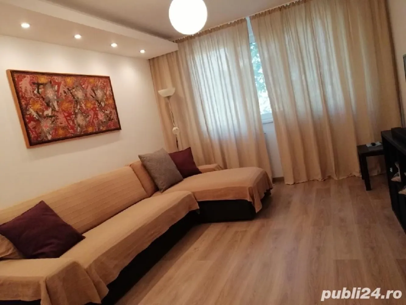 Apartament 4 camere decomandat Pacii-Gorjului-Apusului-Uverturii, COMPLEX COMERCIAL APUSULUI - ATENTIE!!! comision 0% DIRECT PROPRIETAR NU DORESC COLABORARE CU AGENTII IMOBILIARE! VA ROG NU INSISTATI. Apartament cu 4 camere decomandat, confort 1, clasa energetica A. Situat pe strada Apusului, in zona Complexului Comercial Apusului, amenajat premium, intr-o zona excelenta, sigura si cunoscuta Pacii-Gorjului-Apusului-Uverturii, aproape de orice punct de interes, transport in comun, zone comerciale, supermarketuri, mall-uri, piete, parcuri, scoli, gradinite si cresa etc. Transportul in comun nu ar trebui sa mai fie o grija, toate legaturile sunt la indemana Metrou Piata Gorjului 8-10 min. Metrou Pacii 12-15 min STB linia 336,178,106 1-2 min Complex comercial Apusului Autogara Militari 12 min Scolii, gradinite si cresa: Scoala "Regina Maria" (fosta gen.198) 100-150 metri, Scoala Constantin Brâncusi (fosta gen. 174) 100-150metri, Scoala "Sfânta Treime" (fosta 160) distanta100-150 metri. Gradinita "Dumbrava Minunilor" in incinta scolii Regina Maria 100-150 metri, Cresa Militari "Harap Alb" la100-150 metri, Policlinica Apusului 100 metri. Acest apartament ofera multa lumina, caldura, confort, liniste, siguranta, spatiu, intimitate, spatiu verde si tot ce iti doresti. Apartamentul de 4 camere decomandat 80mp se afla la etajul 3 din 4. -bucatarie - 7.70mp -living - 18mp -camera - 13.00mp -camera - 11mp -camera - 10mp 2 apartamente pe palier, 10 apartamente pe scara, vedere mixta, mult spatiu verde, boxa spatioasa la subsolul blocului si nu in ultimul rand, parcare ADP in fata blocului, CATV+INTERNET (wifi) Blocul beneficieaza de interfon si camere video la fiecare scara. Apartamentul este izolat termic (10cm clasa energetica A), proaspat renovat si amenajat premium, se vinde complet mobilat si utilat. ATENTIE! Intretinerea este foarte mica. Apartamentul dispune de 4 camere decomandat, suprafata utila 80mp, etaj 3 din 4, 1 baie, 1 WC servici, 1 balcon spatios Usa metalica MACO cu yale MOTTURA Tamplarie PVC VEKA Gresie si faianta PREMIUM Parchet laminat EGGER Usi CLASSEN Aer conditionat ELECTROLUX (control WIFI) Rulouri aluminiu Baterie+dus cada GROHE Baterie lavoar KLUDI Intrerupatoare si prize SCHNEIDER Totul este nou. Toate utilitatile: tevi cupru, calorifere aluminiu, contoare apa si caldura cu citire radio. BUCATARIA: este executata la comanda si include: Chiuveta+baterie PYRAMIS Masina de spalat vase ARISTON Cuptor electric ELECTROLUX Plita cu gratar din fonta ARISTON HOTPOINT Hota GORENJE, Frigider INDSESIT. BAIE: Baterii GROHE, KLUDI Obiecte sanitare ROCA Masina de spalat LG (8kg) CAMERE; Dormitor matrimonial executat la comanda Sifonier, dulapuri si canapele IKEA in camere ATENTIE!! TOTUL ESTE NOU!!! Nu se accepta credit ipotecar. Suprafata totala utila de 80 mp COMISION 0%!!! NU DORIM COLABORARE AGENTII IMOBILIARE