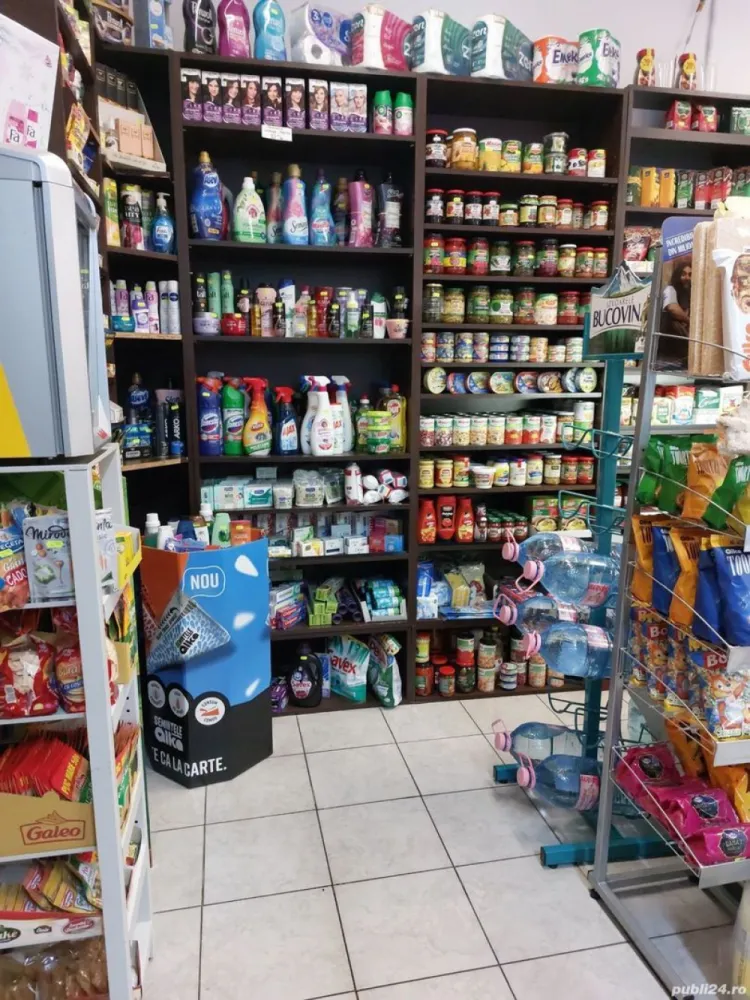 Vand Magazin Alimentar - Vand Magazin Alimentar cu sau fara societate, neplatitor de TVA. Spatiul este inchiriat. Acesta se afla la parterul unui bloc cu 10 etaje, intr-o zona foarte buna, la bulevard, cu vad, vis-a-vis de metrou Dristor, Sector 3. Spatiul dispune de 45mp si este dotat cu toate cele necesare pentru a porni din start afacerea: - frigidere de bere, apa, sucuri (2 frigidere Coca Cola nefiind personale) - vitrina frigorifica (mezeluri, lactate) - rafturi wenge pal - tejghea wenge + POS cu gestiune Sedona si imprimanta, plata POS (card) - aere conditionate *Separat gestiune de tigari cu POS si casa de marcat (nu mai aveti grija tigarilor!) **Se vinde cu tot cu stoc de marfa. Spatiul a fost renovat la sfarsitul anului trecut: zugravit, montat gresie Daca doriti sa vizionati spatiul, va rog sa sunati la numarul afisat pentru a stabili o intalnire. Multumesc!