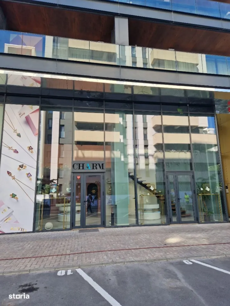 Spațiu Comercial 113mp,Chiriaș 2900€/lună,7 min de Victoriei,Proprieta - 113 metri pătrați 2021 409.000 euro + TVA (cu taxare inversa) Strada Petru Rareș Oportunitate unică de a achiziționa un spațiu comercial modern, situat într-o zonă de maxim interes, la doar 7 minute de mers pe jos de Piața Victoriei. Spațiul dispune de următoarele caracteristici și beneficii: – fără comisioane suplimentare, o ocazie excelentă de a achiziționa un spațiu comercial premium într-o locație deosebită. Acest spațiu este ideal pentru diverse tipuri de afaceri, de la retail la birouri, datorită poziției sale strategice și a amenajărilor de top. Nu ratați această ocazie de a vă dezvolta afacerea într-o locație premium!