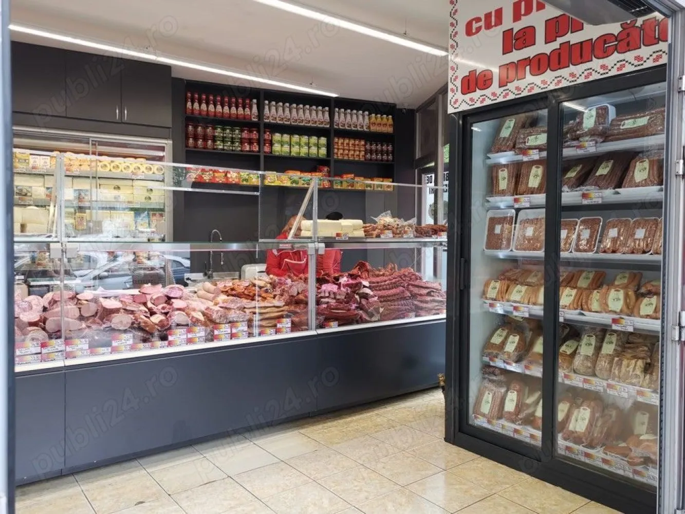 Preluare afacere - Magazin alimentar - Spatiu comercial in incinta Piata Gorjului, 24mp, autorizat DSV pentru magazin alimentar. Spatiul se preaia complet utilat, cu utilaje noi, 3 vitrine verticale pentru mezuluri si lactate, o vitrine orizontale (4m). Magazinul are vad format in aproximativ 15 ani in acelasi domeniu de activitate.