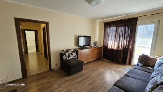 Apartament 4 Camere , et.3/4, Berceni-Racovita
