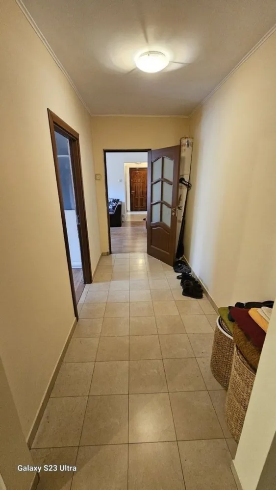 Apartament 4 Camere , et.3/4, Berceni-Racovita - Zona liniştită, verdeaţa, Metrou=750m (10min) Parchet, Gresie / Faianţa, Termopane noi, Uşi noi, AC. - Comision 0% = Fără agenţii imobiliare