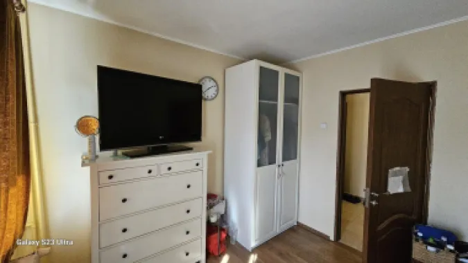 Apartament 4 Camere , et.3/4, Berceni-Racovita
