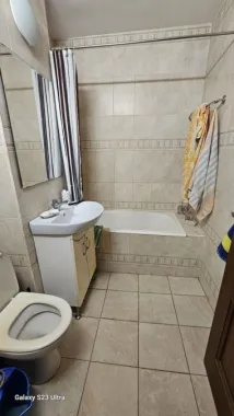 Apartament 4 Camere , et.3/4, Berceni-Racovita