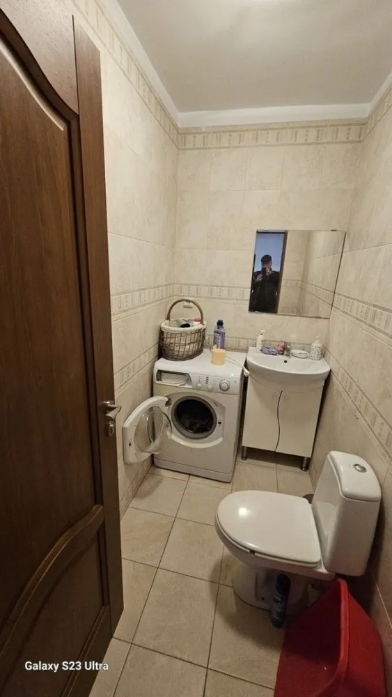 Apartament 4 Camere , et.3/4, Berceni-Racovita