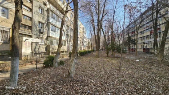 Apartament 4 Camere , et.3/4, Berceni-Racovita
