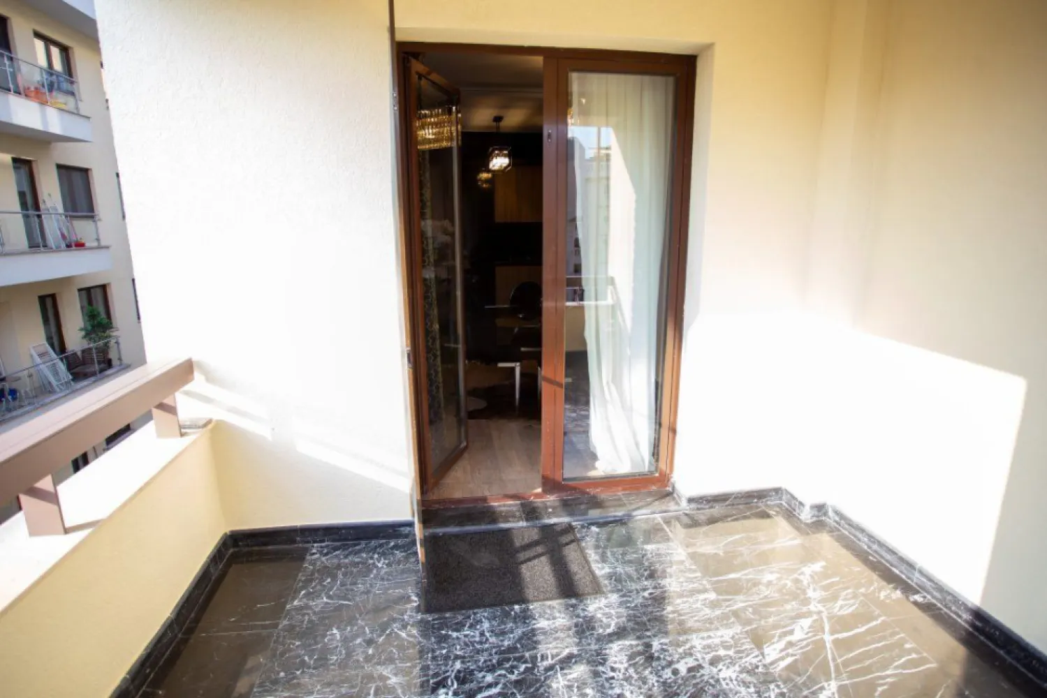 DE VANZARE AP 4 CAMERE LUX, NOU