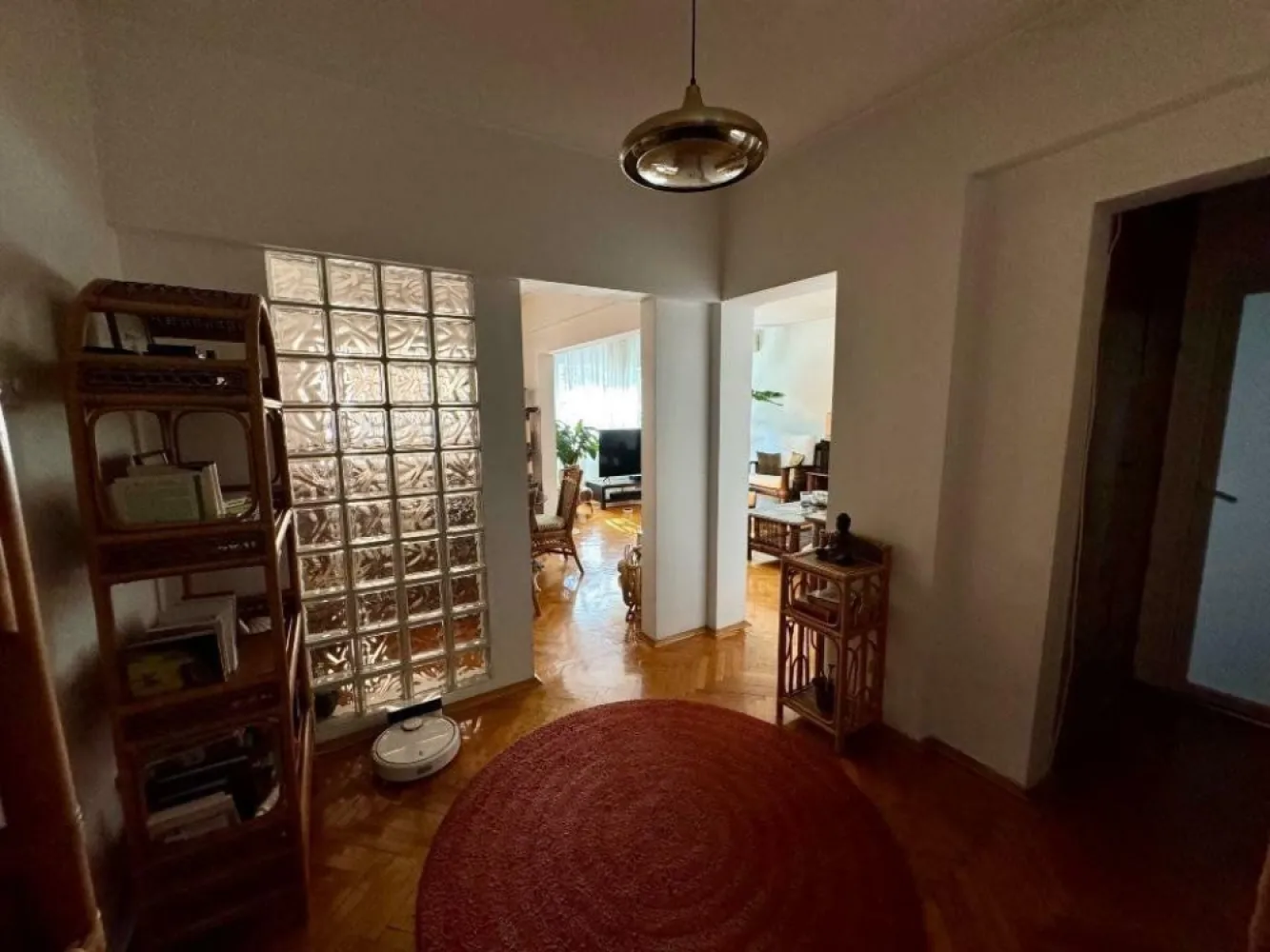 Apartament cu 4 camere in Pajura