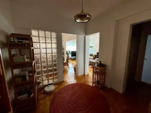 Apartament cu 4 camere in Pajura