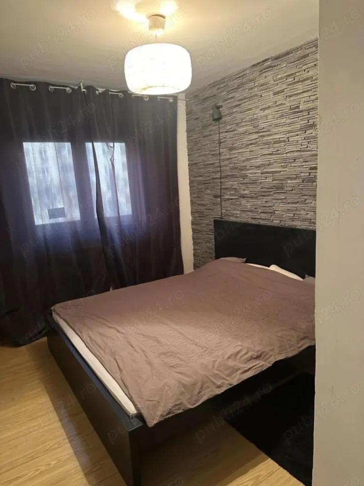 Oferta Rahova Petre Ispirescu 4 Camere Decomandat - Sunati la numarul .Apartament cu 4 camere decomandat ,etajul 2 din 8. Blocul este anvelopat. Pozitie excelenta Dispune de balcoane inchise. Gresie,faiata,usi interioare,parchet. Se vinde mobilat sau nemobilat.