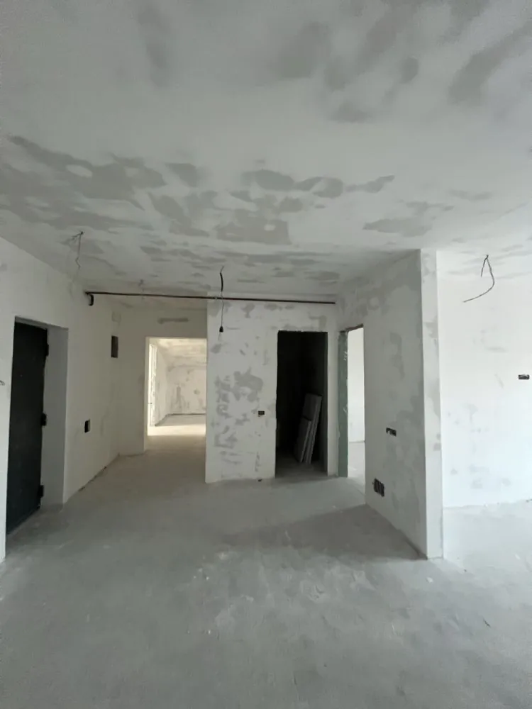 Mansarda Valea Doftanei - Mansarda cu 4 camere cu 3 bai nefinisata (161 mp suprafata totala) Nu sunt agentie Mai multe detalii la telefon Pret fara tva