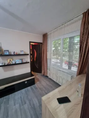 De vanzare apartament cu 3 camere