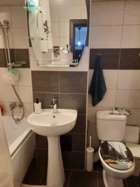 De vânzare apartament 4 camere Militari Veteranilor