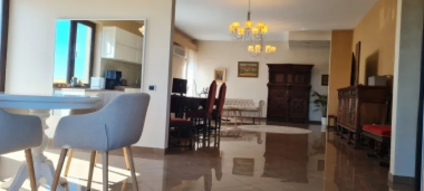 Apartament spectaculos penthouse Dr. Taberei