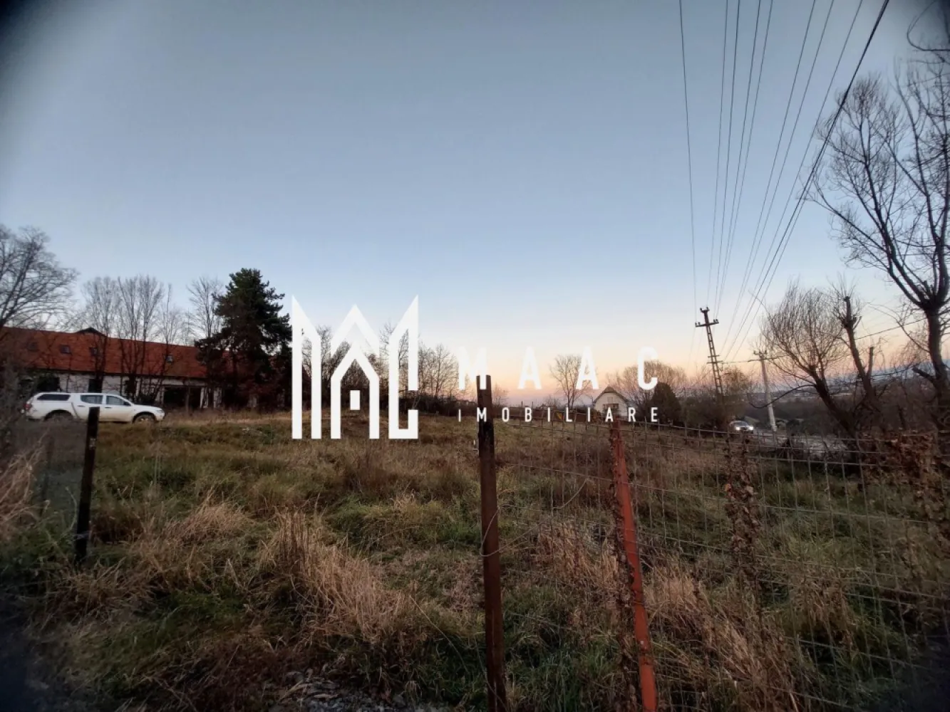 Teren Intravilan | 507MP | Urbanism| Acces auto Cisnădioara - MAAC Imobiliare vă propune spre vânzare un teren ideal pentru construcție, situat la șosea, într-o zonă cu panoramă superbă spre munți și spre Cetatea Cisnadioarei. Suprafață: 507 mp Deschidere: dublă, la 2 străzi – 17 ml și 27 ml Acte disponibile: Extras de carte funciară Certificat de urbanism Utilități disponibile: gaz, apă, canalizare, curent – toate la limită de proprietate. Terenul este ideal pentru construcția unei locuințe individuale, a unei case de vacanță sau ca investiție pe termen lung, datorită poziționării sale strategice într-o zonă în plină dezvoltare și cu acces facil. Pentru detalii suplimentare și programarea unei vizionări, nu ezitați să ne contactați specificând ID anunț: CP2777798 MAAC Imobiliare – expertul tău în investiții imobiliare . }}