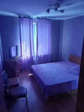 Vând apartament 4 camere