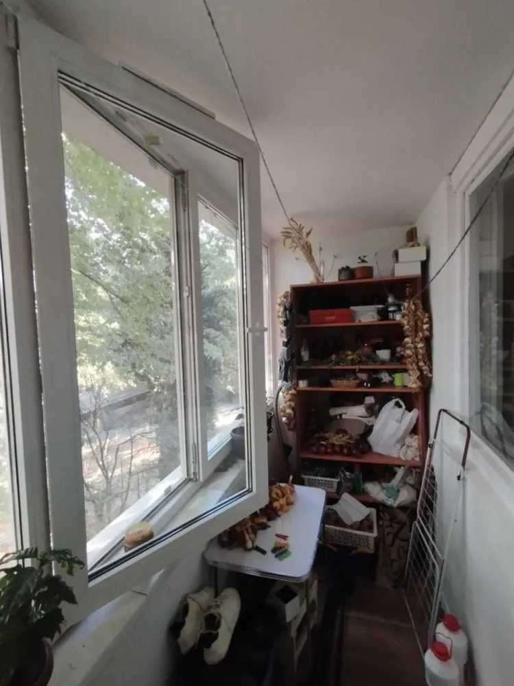 Vand apartament 4 camere zona Titan-Auchan/Ozana