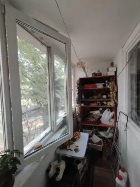 Vand apartament 4 camere zona Titan-Auchan/Ozana