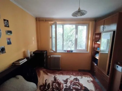 Vand apartament 4 camere zona Titan-Auchan/Ozana