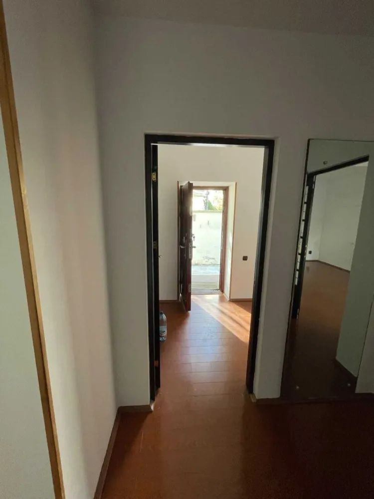 Ag BRASADAS vinde vila 8 cam curte 237mp D+P+2+M 13 Sept.