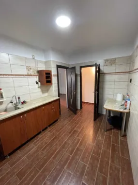 Ag BRASADAS vinde vila 8 cam curte 237mp D+P+2+M 13 Sept.