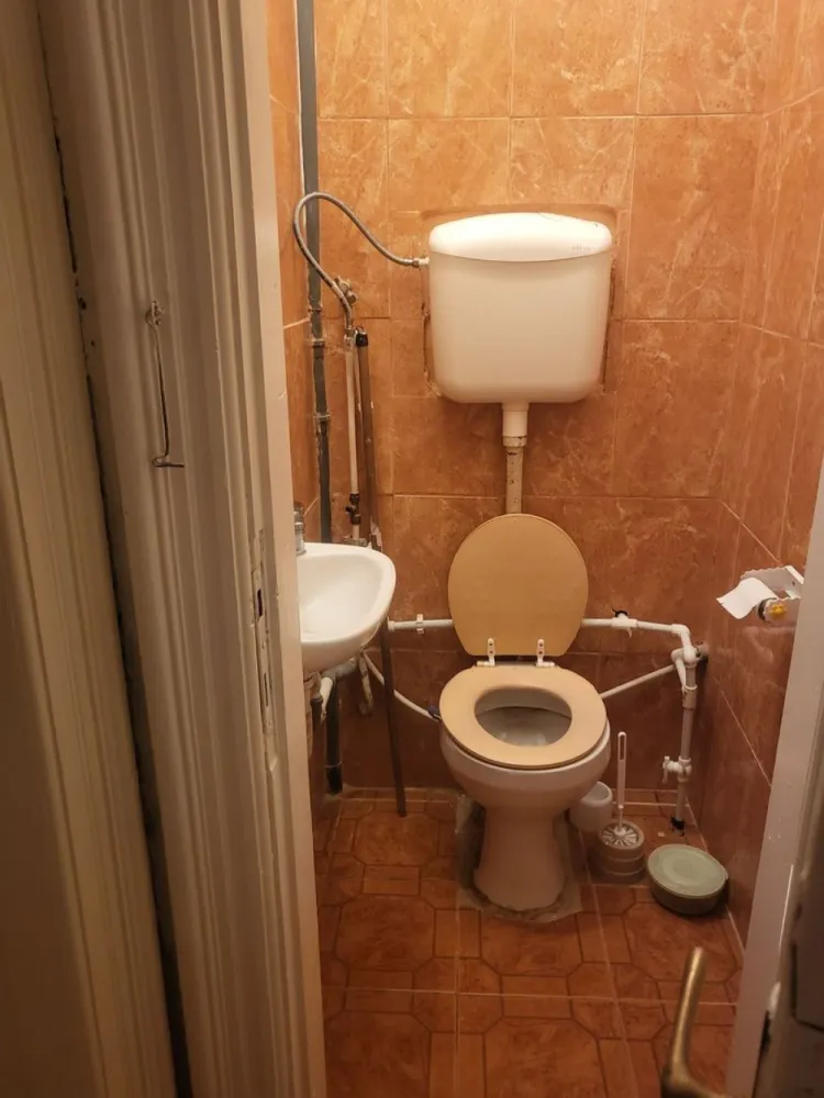 Vand apartament in vila