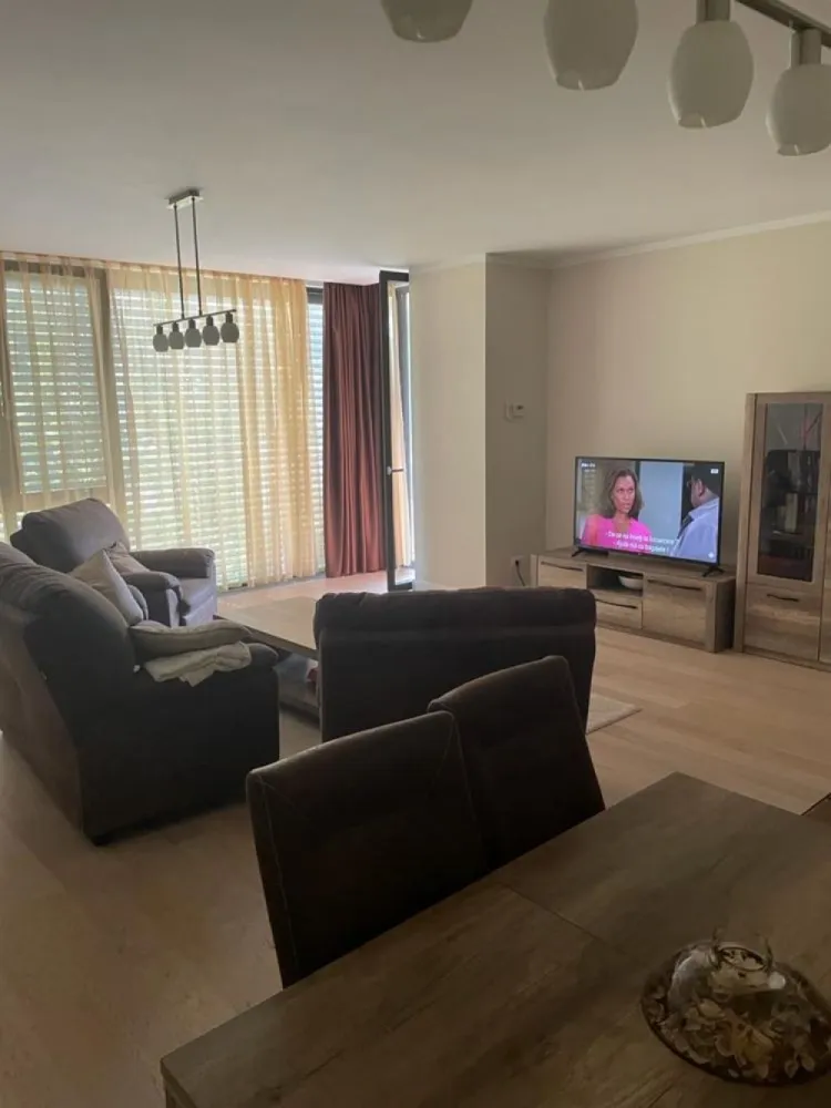 Apartament 3 camere, 109 mp, cartier Floreasca - Vând apartament 109mp utili și 120mp construiți in cartier Floresca. - 3 camere - 3 bai - Bucatarie mobilată si utilată - Garaj cu boxa Pret: 500.000€ - fara garaj 550.000€ - cu garaj ( ușor negociabil) fără agenții. Se vinde exact cum este in poze