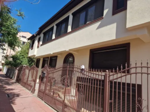 Vila zona centrala (zona mosilor),construcţie 2015, direct proprietar