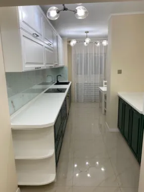 Inchiriez apartament zona Decebal
