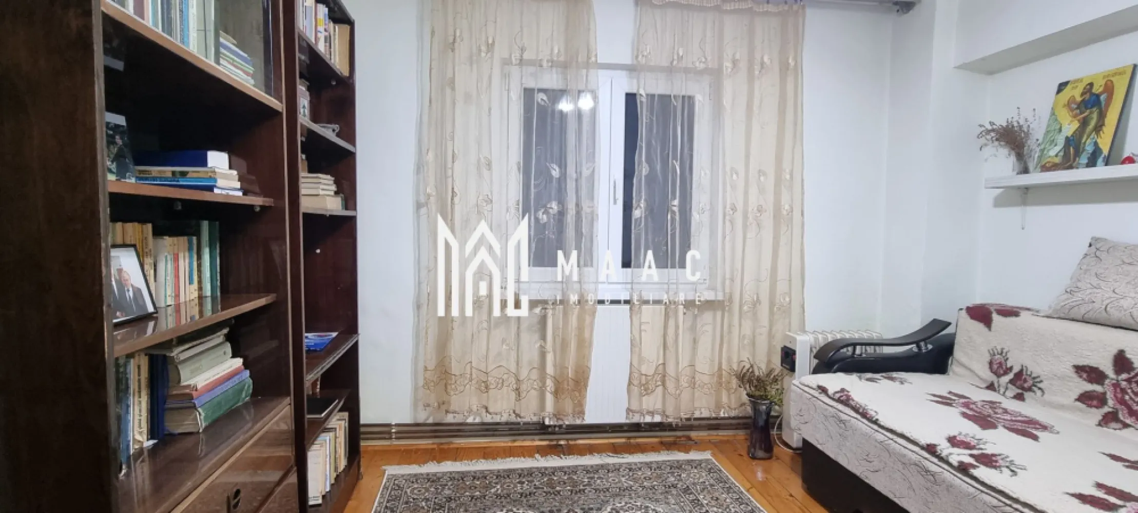 Black Friday Apartament 4 camere | 84mpu I Balcon | Romgaz - 🔥 BLACK FRIDAY - Profită de cea mai bună perioadă din an pentru a deveni proprietar! Reducere de 4.000 euro - Pret vechi - 75.000 euro Pret promotional - 71.000 euro MAAC Imobiliare vă propune pentru achiziționare un apartament cu suprafața de 84mpu, situat strategic în cartierul Vitrometan, zona Birouri Romgaz. - Locuința este pozitionată la etajul 3 al blocului cu 4 etaje, pod și subsol. - Datorită orientarii sud- vestice, imobilul este iluminat natural, în aceeași măsură, soarele contribuie la confortul termic din locuință. - Compartimentare decomandată, dispune de un hol de acces spațios care oferă intrare separată către: - Baie serviciu, bucătărie cu cămară, living, dormitor, baie principală cu cadă plus încă 2 dormitoare cu balcon închis, - Dispune de centrală termică proprie și calorifere din fontă, - Instalația de canalizare și apă au fost refăcute. - Apartamentul se vinde cu boxă la subsol. Amplasat în vecinătatea DN14( Șos. Sibiului), transportul în comun, magazinele comerciale și punctele de interes sunt în vecinătatea locuinței. Această proprietate combină confortul unui apartament cu libertatea unei case. Pentru mai multe detalii precizați telefonic că ați văzut anunțul cu ID: CP2777715 }}