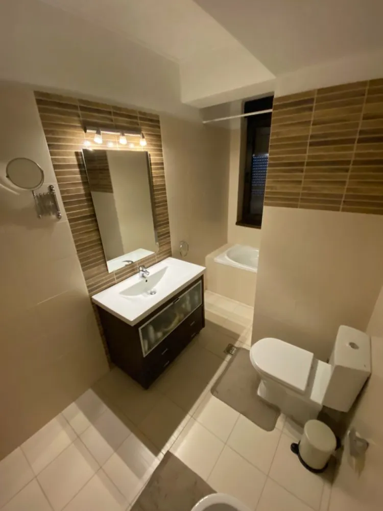Inchiriere apartament 3 camere zona Mall Vitan